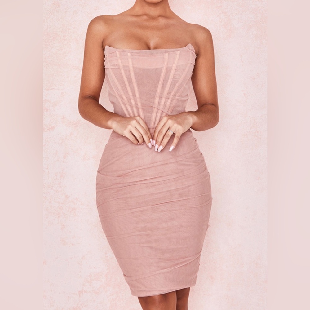 LEILA 
Wishlist
BLUSH MESH STRAPLESS CORSET DRESS